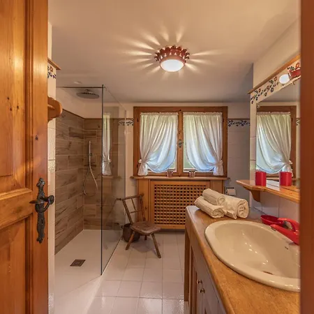 Casa Benedeta, Confortevole E Panoramica 科尔蒂纳丹佩佐