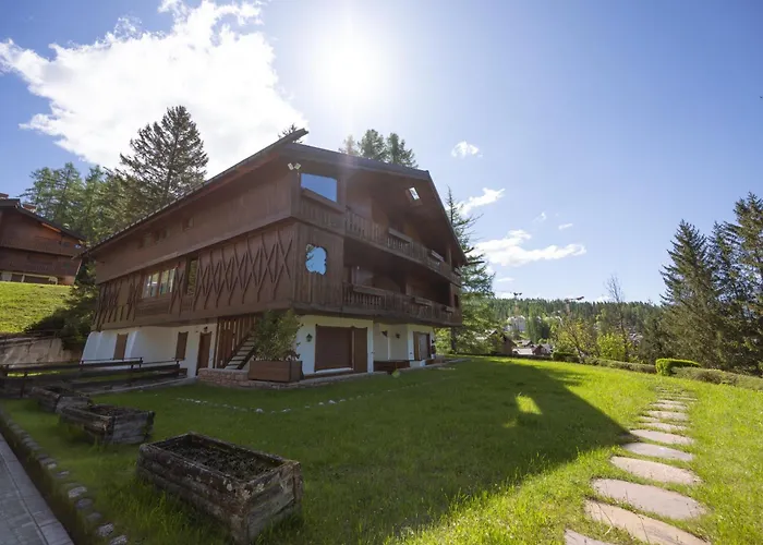 Casa Benedeta, Confortevole E Panoramica Apartmán Cortina dʼAmpezzo